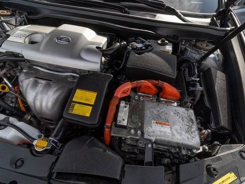 Used 2013 Lexus ES 300h image 32