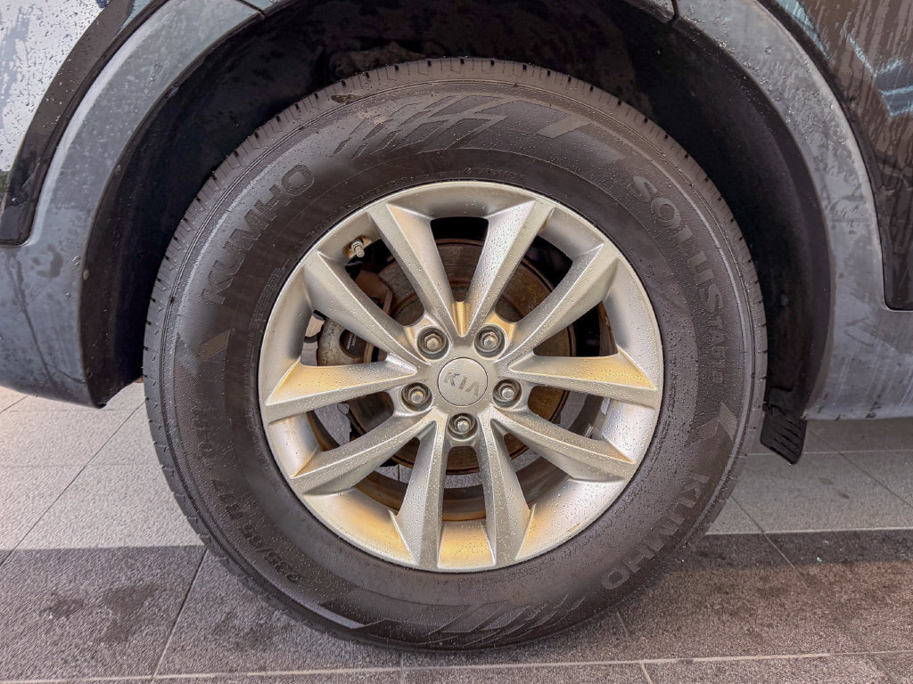 Used 2016 Kia Sorento L FWD image 31