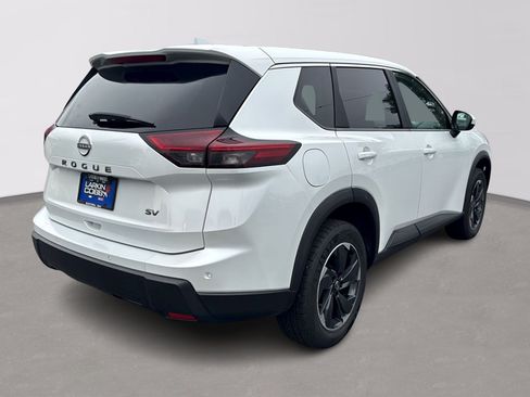Used 2024 Nissan Rogue SV FWD image 3