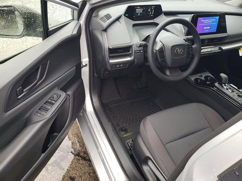 New 2026 Toyota Prius LE FWD image 7