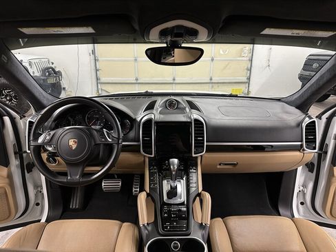 Used 2014 Porsche Cayenne Turbo AWD/4WD image 14