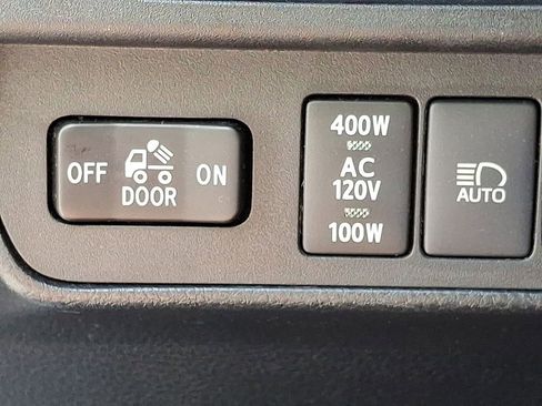 Used 2019 Toyota Tacoma TRD Off-Road RWD image 19