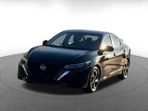 Used 2024 Nissan Sentra SV image 3