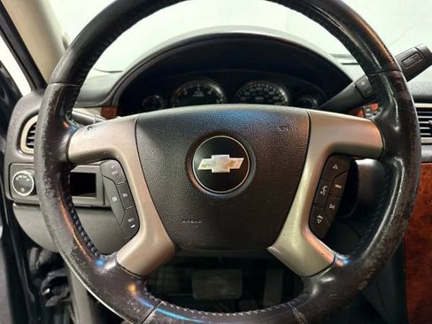 Used 2013 Chevrolet Avalanche LS image 12