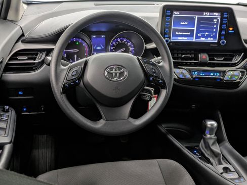 Used 2020 Toyota C-HR LE image 4