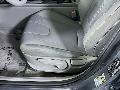 Certified 2024 Hyundai Elantra SE image 23