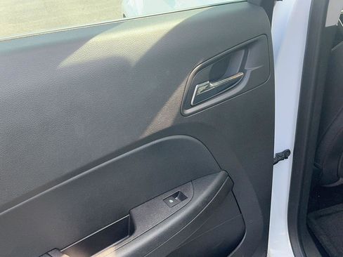 Used 2017 Chevrolet Equinox LS image 25