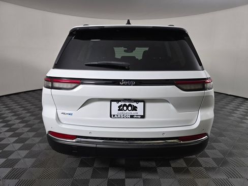 Used 2023 Jeep Grand Cherokee 4WD 4xe image 4