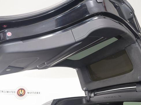 Used 2022 Tesla Model X image 61