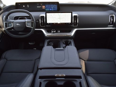 New 2025 Ford Expedition Platinum w/ Driver's Package image 7