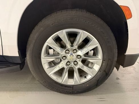 Used 2021 Chevrolet Tahoe Premier w/ Premium Package AWD/4WD image 33