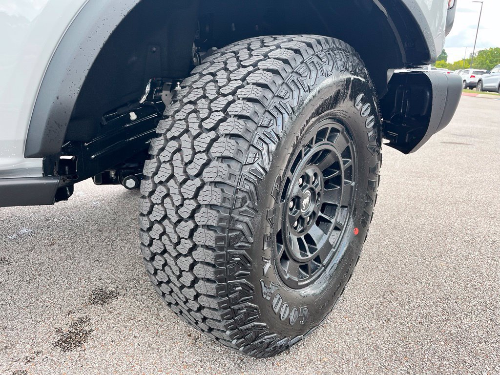 New 2026 Ford Bronco Badlands w/ Sasquatch Package AWD/4WD image 6