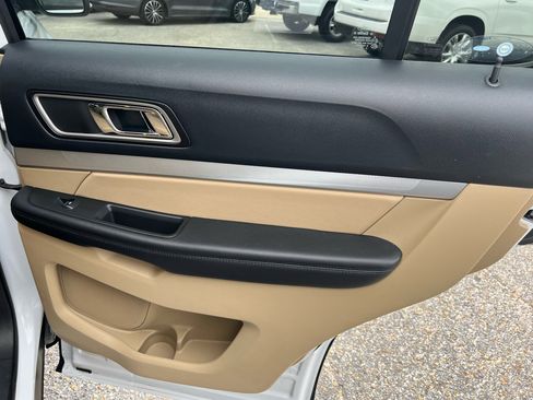 Used 2016 Ford Explorer XLT w/ Equipment Group 202A image 37