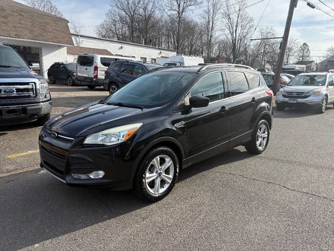 Used 2015 Ford Escape SE w/ Equipment Group 201A image 1