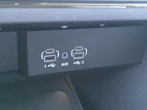 Used 2024 Jeep Wagoneer Series III AWD/4WD image 28