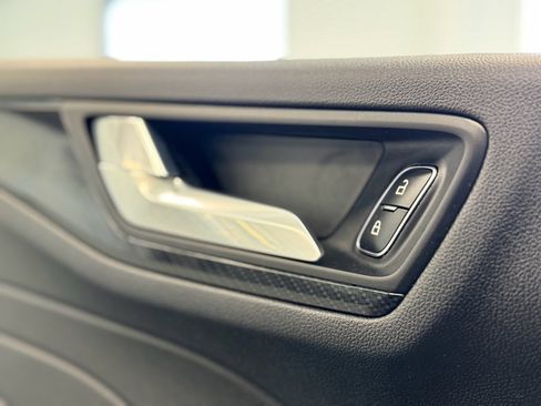 Used 2025 Ford Escape ST-Line image 18