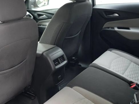 Used 2018 Chevrolet Equinox LS FWD image 12