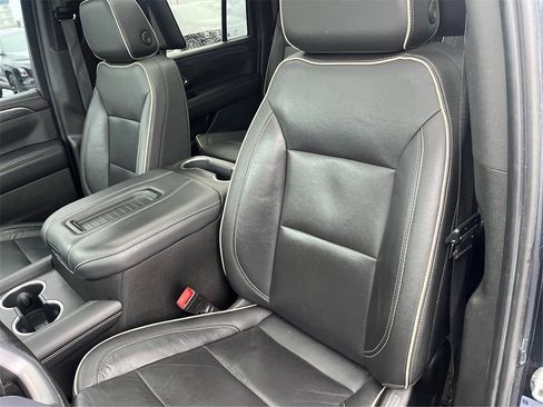 Used 2021 GMC Yukon XL SLT w/ SLT Premium Package image 41