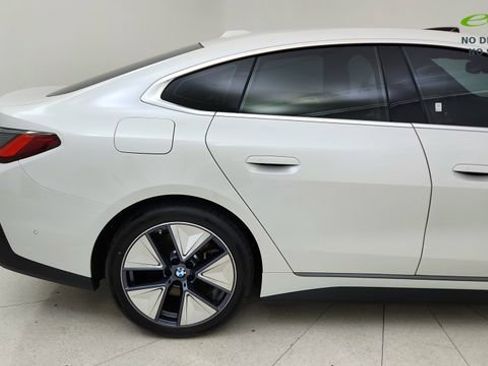 Used 2025 BMW i4 eDrive40 w/ Premium Package RWD image 12