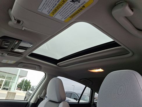 Used 2023 Subaru Crosstrek 2.0i Premium image 14