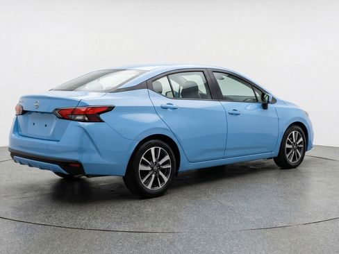 Used 2025 Nissan Versa SV image 9