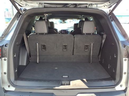 Used 2023 Chevrolet Traverse LT AWD/4WD image 19