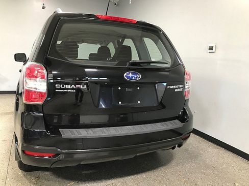 Used 2015 Subaru Forester 2.5i w/ Alloy Wheel Package image 4