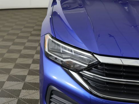Used 2024 Volkswagen Jetta SE FWD image 13