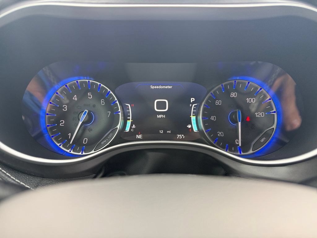 New 2026 Chrysler Pacifica Select FWD image 19