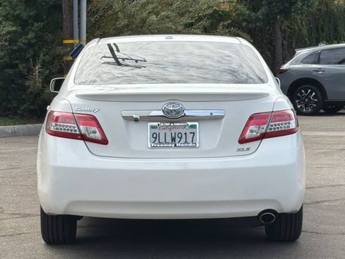 Used 2011 Toyota Camry XLE w/ SE/XLE Extra-Value Pkg FWD image 5