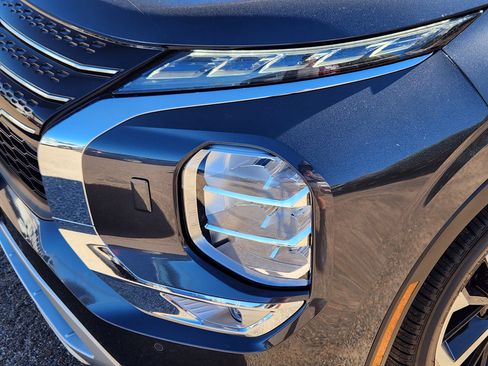 New 2025 Mitsubishi Outlander SE image 5