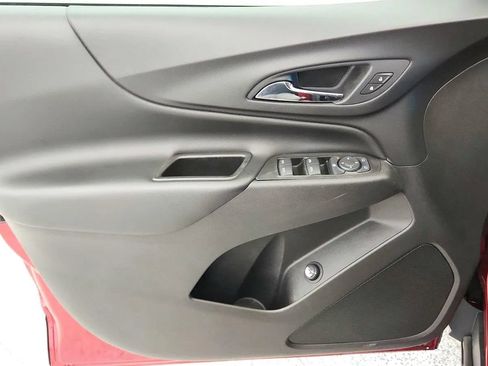 Used 2018 Chevrolet Equinox LT FWD image 22