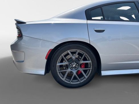 Used 2016 Dodge Charger R/T Scat Pack w/ Technology Group RWD image 10