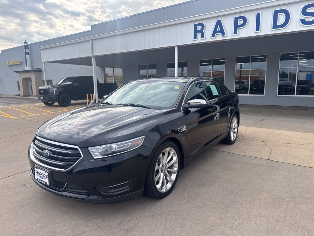 Used 2018 Ford Taurus Limited AWD/4WD image 3