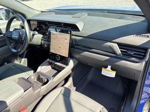 New 2026 GMC Terrain AT4 w/ LPO, Black Badging Package image 29