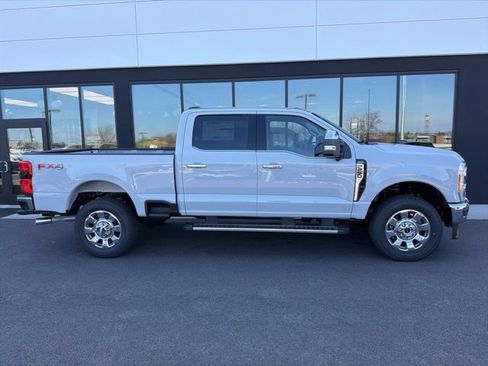 New 2026 Ford F250 Lariat w/ Chrome Package AWD/4WD image 2