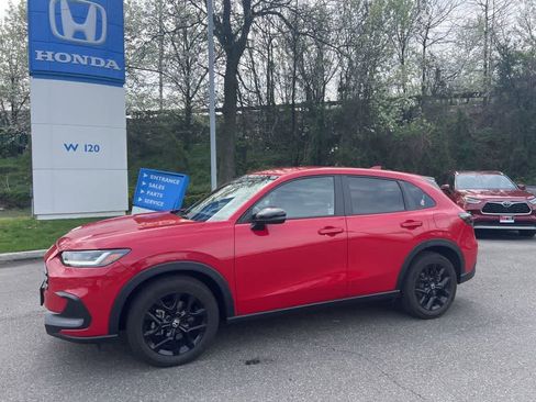 Used 2024 Honda HR-V Sport image 2