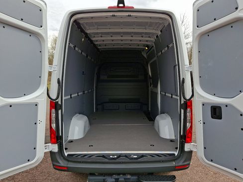 New 2025 Mercedes-Benz Sprinter 2500 image 19