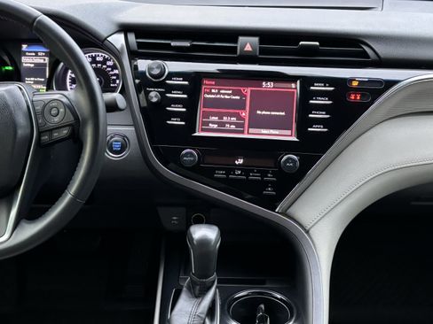 Used 2018 Toyota Camry SE w/ Convenience Package image 31