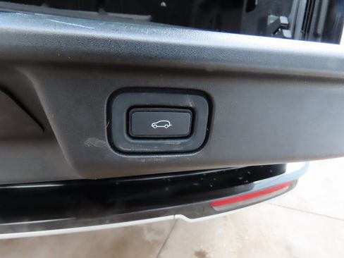 Used 2023 Land Rover Range Rover SE image 26