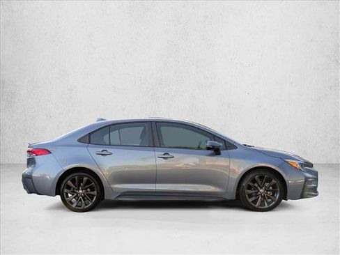 Used 2023 Toyota Corolla SE image 4