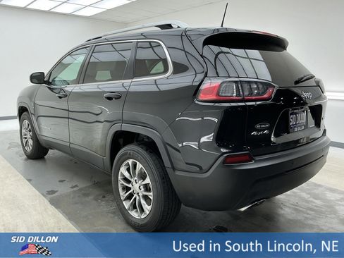Used 2021 Jeep Cherokee Latitude Lux w/ Mopar Interior Package image 6