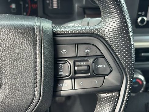 Used 2025 Toyota Tacoma SR5 AWD/4WD image 16