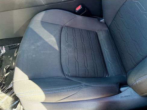 Used 2023 Toyota RAV4 SE image 18