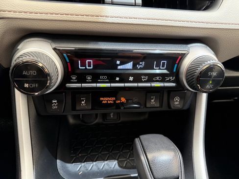Used 2022 Toyota RAV4 XLE w/ Convenience Package AWD/4WD image 43