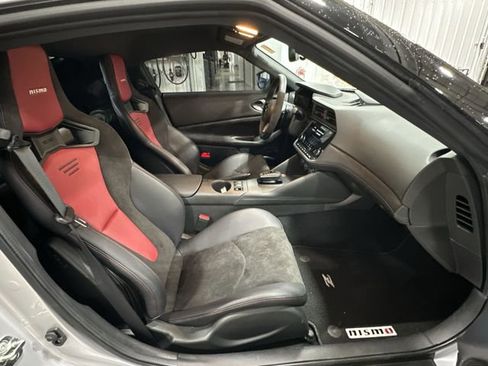Used 2025 Nissan Z NISMO w/ Floor Mat Package RWD image 28