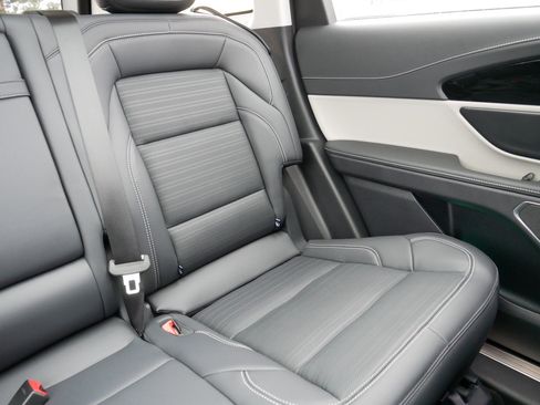 Used 2025 Lincoln Nautilus Reserve image 14