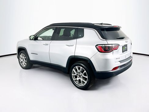 Used 2025 Jeep Compass Limited image 5