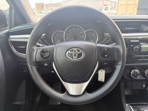Used 2015 Toyota Corolla L FWD image 15