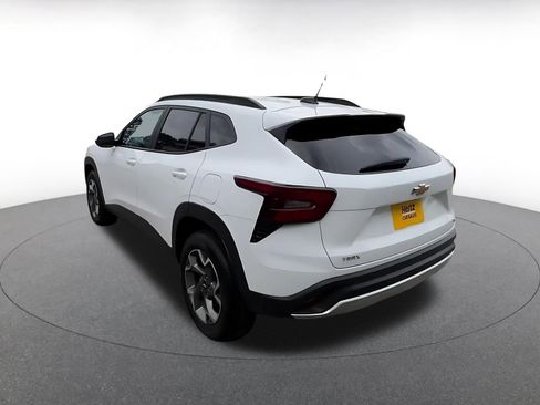 Used 2025 Chevrolet Trax LT image 11